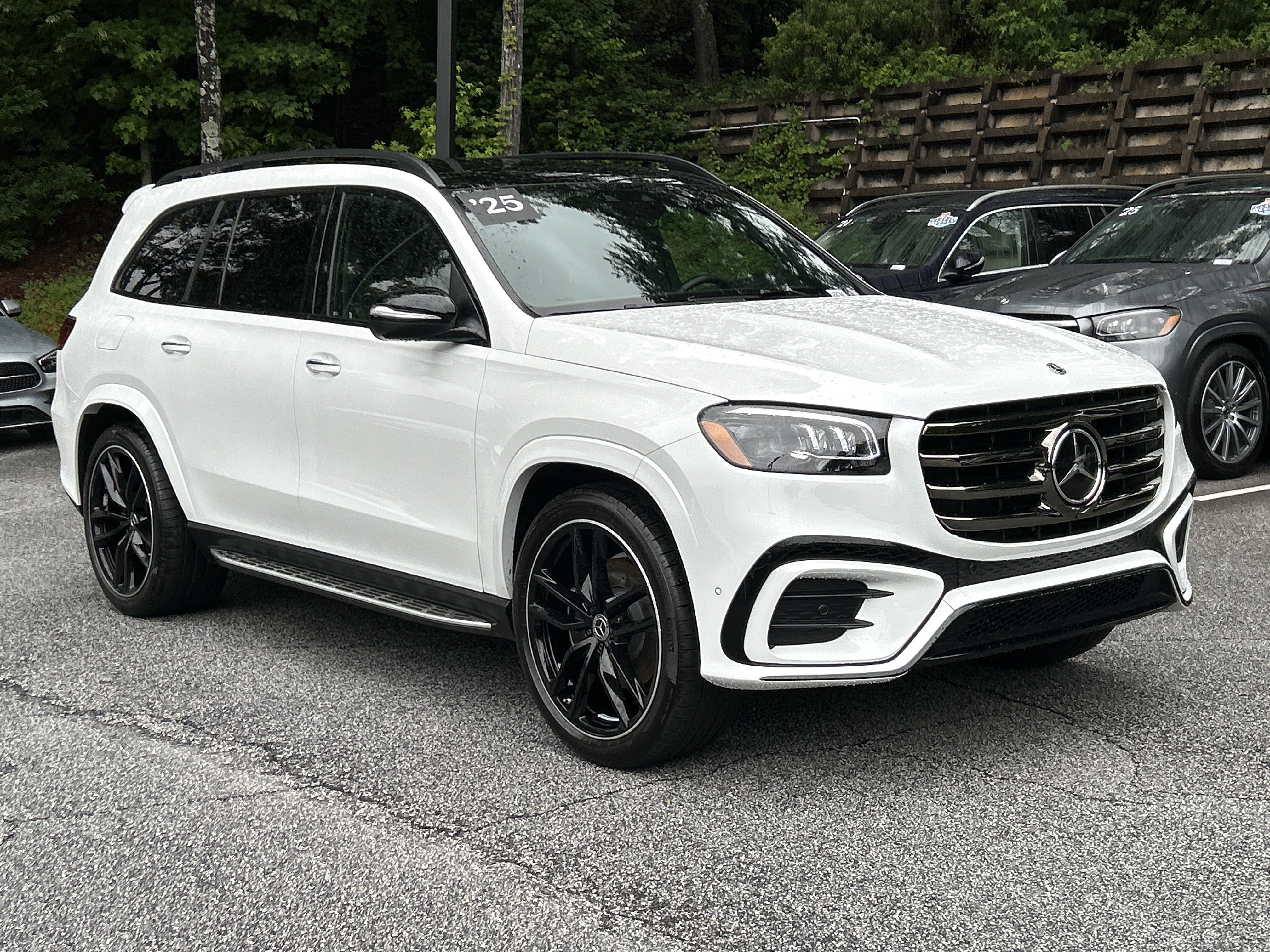 Certified 2025 Mercedes-Benz GLS 450 4MATIC image 4