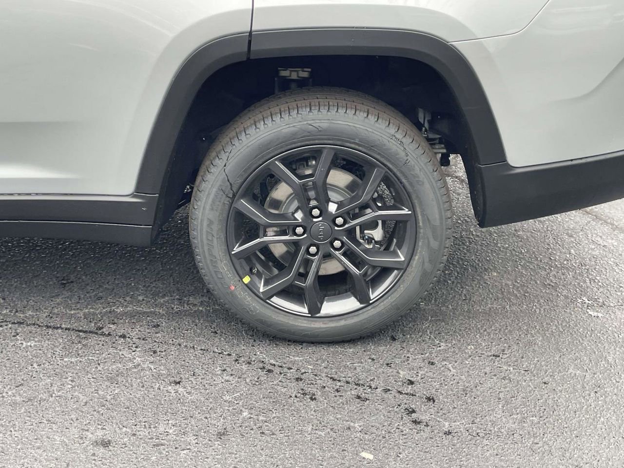 New 2025 Jeep Grand Cherokee L Limited image 12