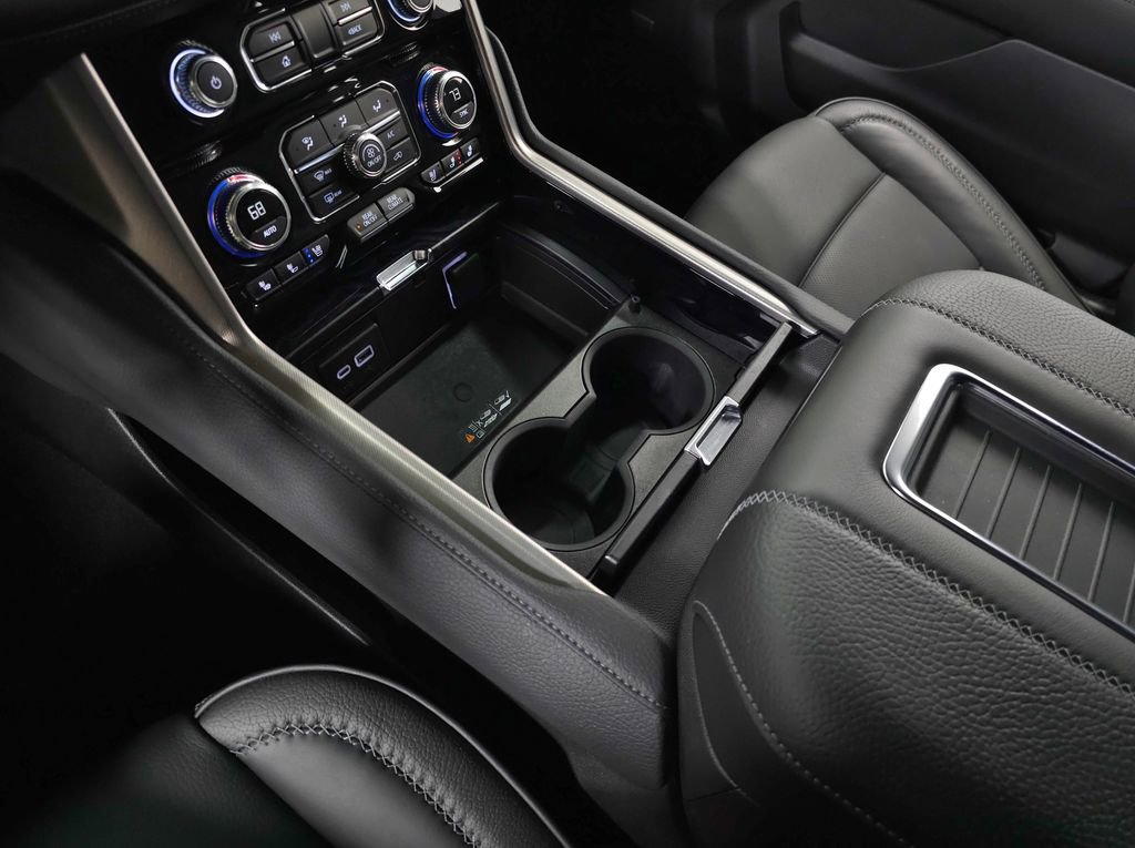 Used 2024 GMC Yukon Denali AWD/4WD image 36