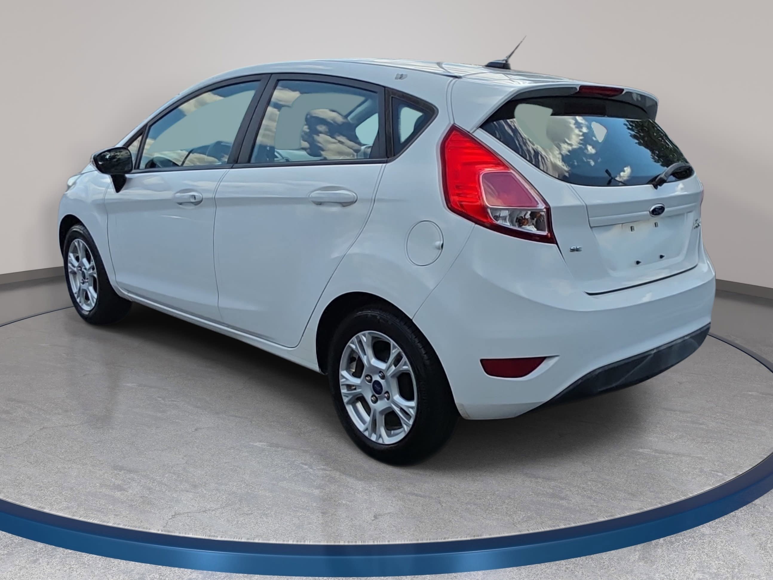 Used 2015 Ford Fiesta SE FWD image 7