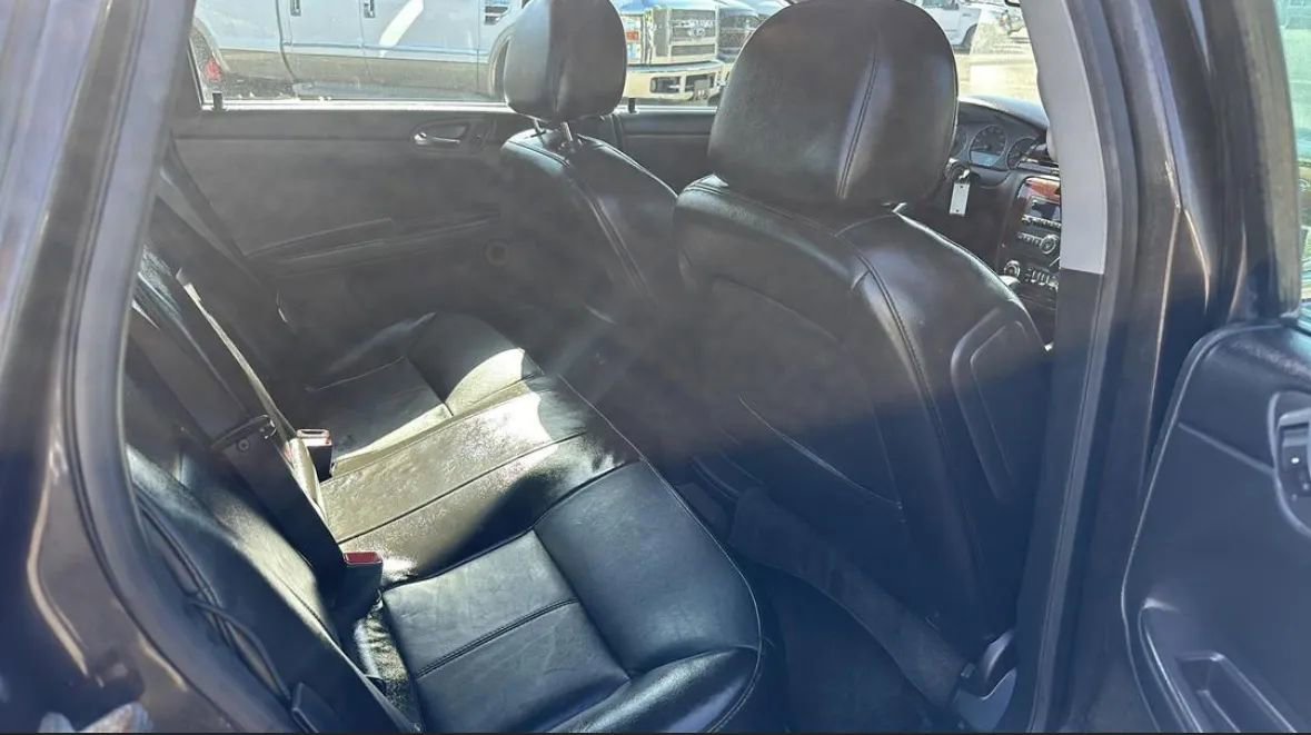 Used 2009 Chevrolet Impala LTZ FWD image 14