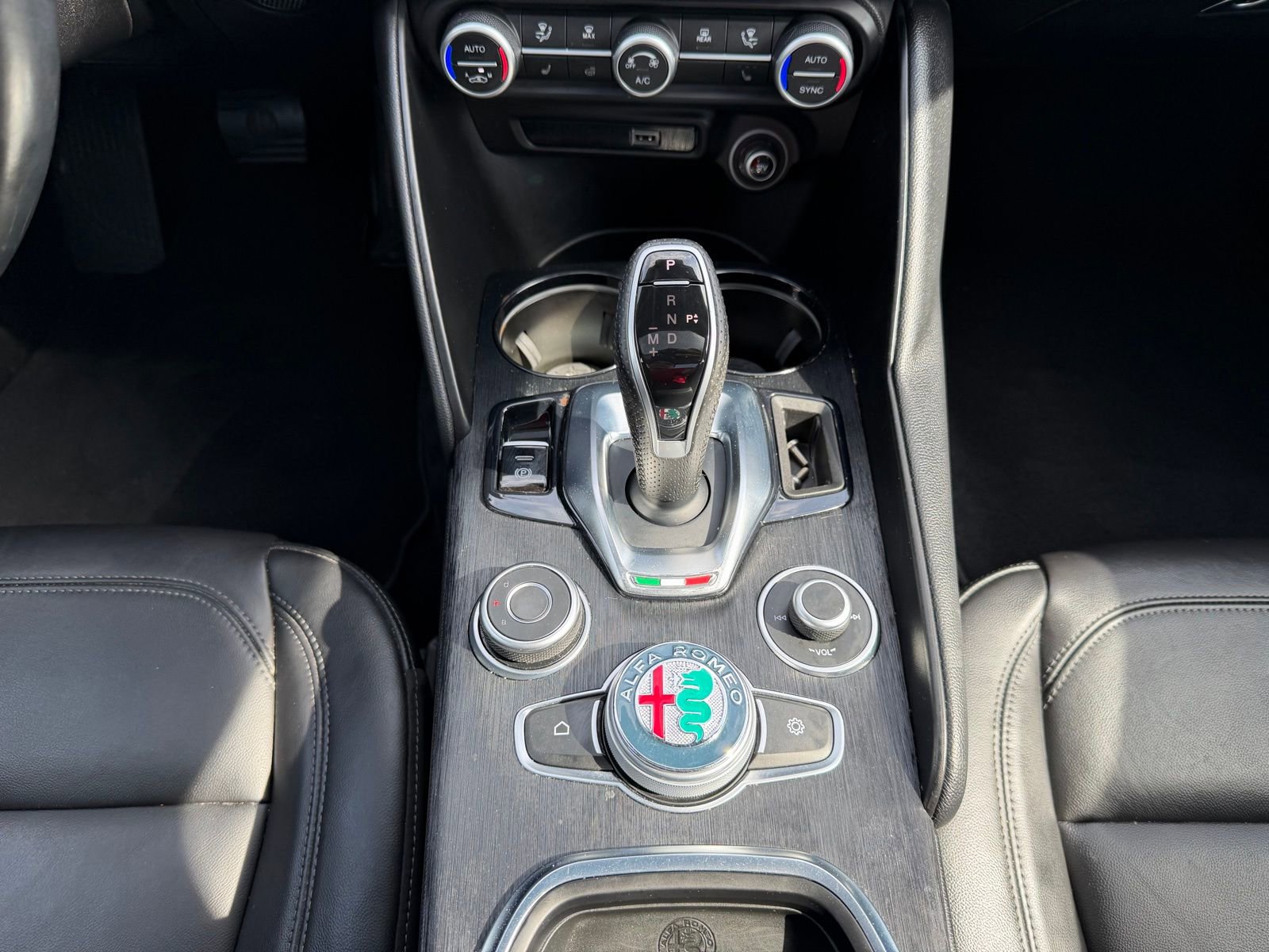 Used 2020 Alfa Romeo Giulia AWD w/ Quick Order Package 22J Sport image 15