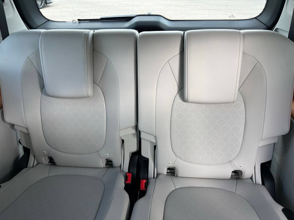 Used 2025 Volkswagen ID. Buzz Pro S Plus RWD image 51