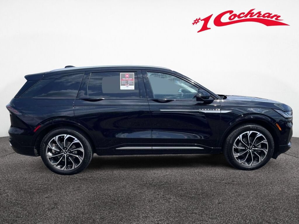 Used 2024 Lincoln Nautilus Reserve w/ Equipment Group 202A AWD/4WD image 6