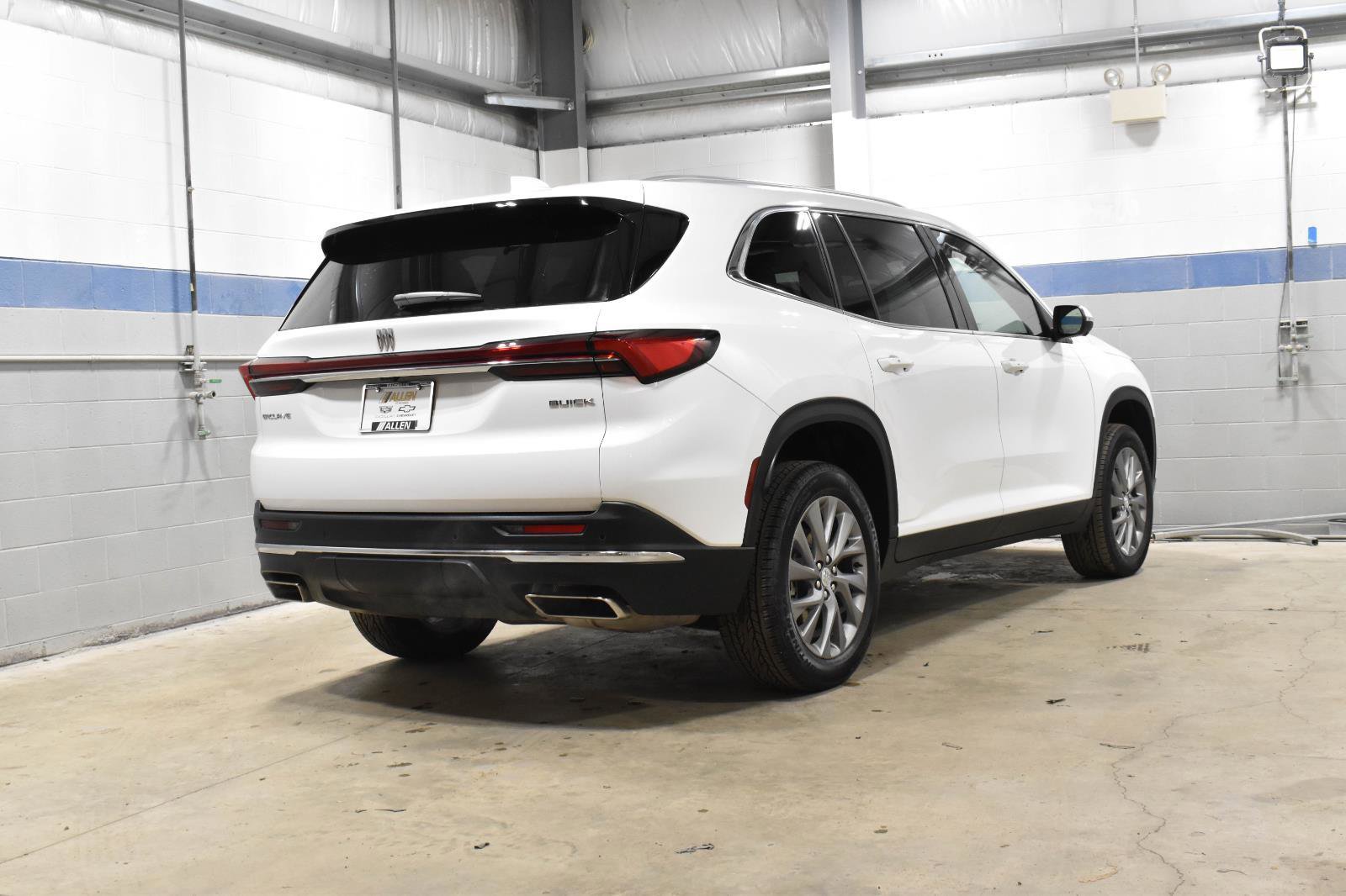 Used 2025 Buick Enclave Preferred image 31