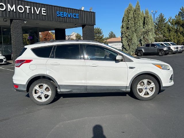 Used 2015 Ford Escape SE w/ Equipment Group 201A AWD/4WD image 2