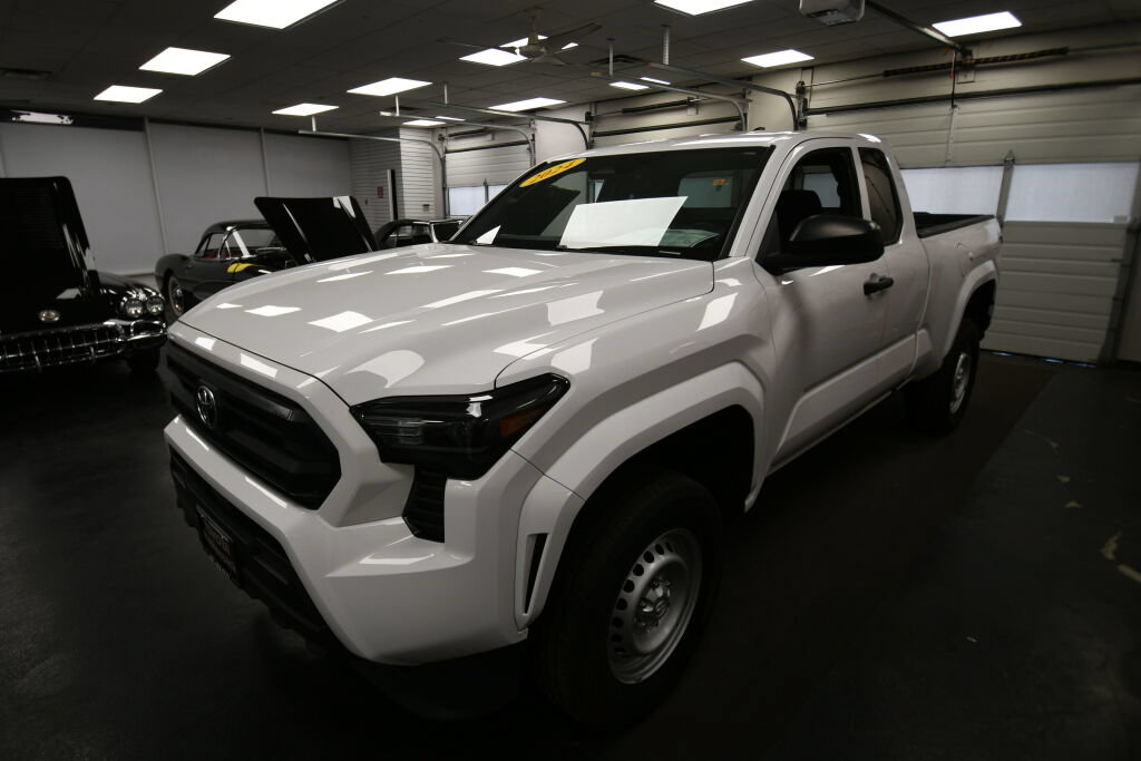 Certified 2024 Toyota Tacoma SR RWD image 3