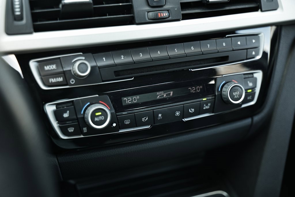 Used 2018 BMW 320i Sedan w/ Convenience Package image 40