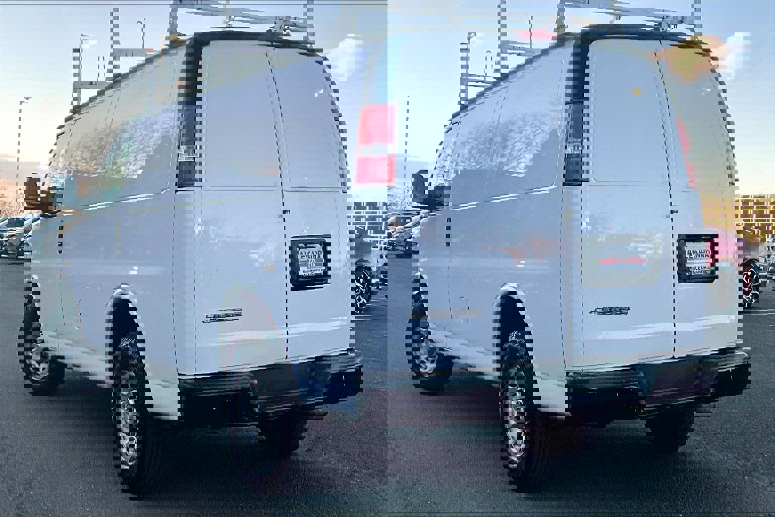 Used 2017 Chevrolet Express 3500 image 10