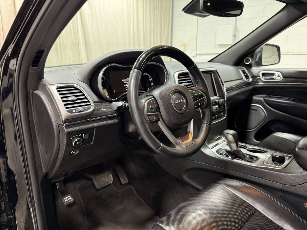 Used 2018 Jeep Grand Cherokee Overland image 11