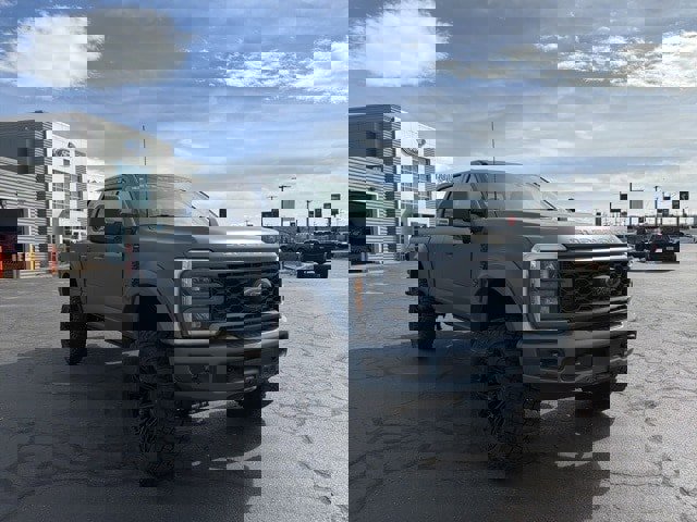 New 2026 Ford F250 Lariat w/ Black Appearance Package image 5