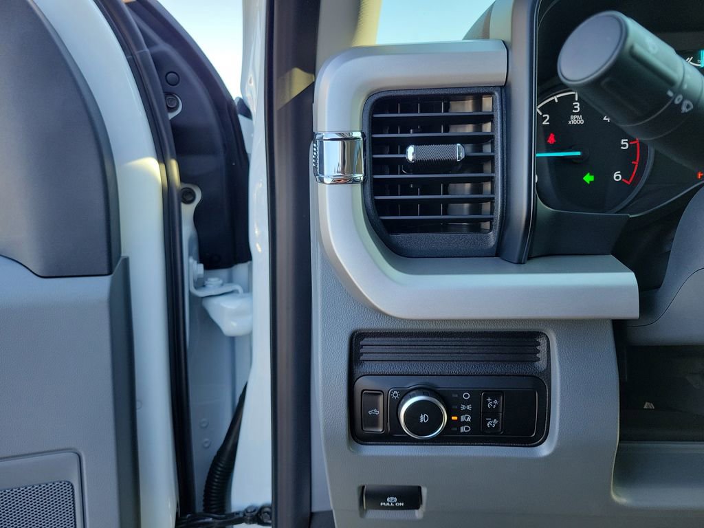 New 2025 Ford F450 XL w/ XL Chrome Package image 19