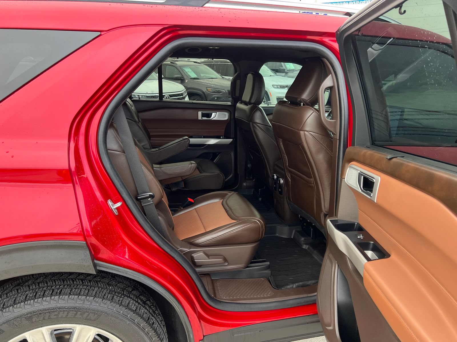 Certified 2024 Ford Explorer King Ranch w/ Technology Package AWD/4WD image 16
