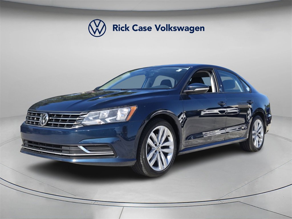 Used 2019 Volkswagen Passat 2.0T Wolfsburg w/ Wheels & Sunroof Package image 9