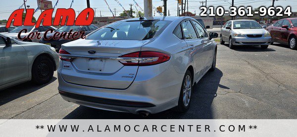 Used 2017 Ford Fusion SE image 5