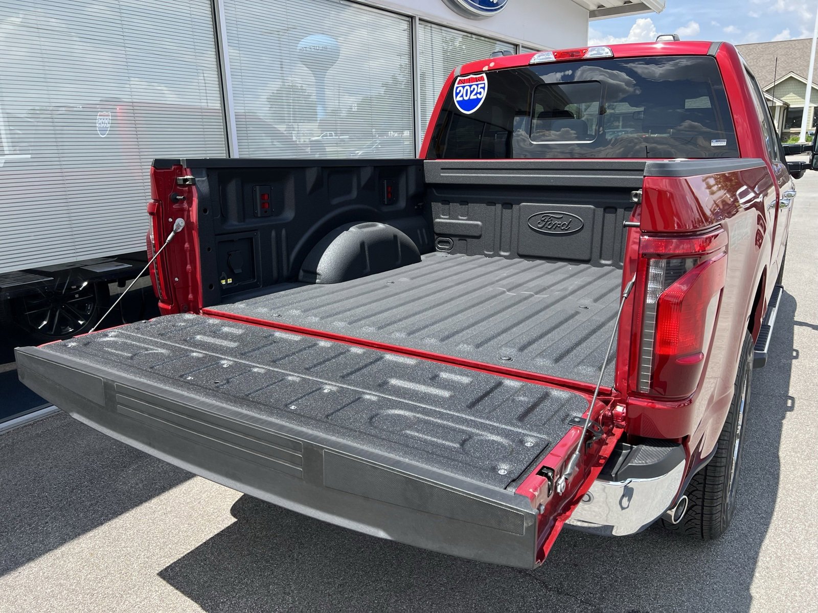 New 2025 Ford F150 XLT w/ Equipment Group 303A High image 9