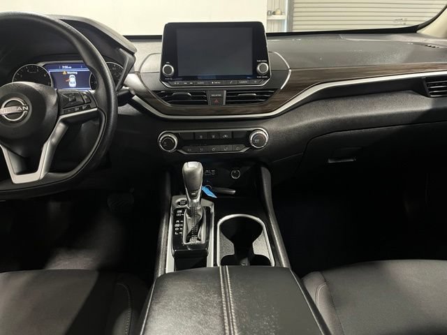 Used 2024 Nissan Altima 2.5 SV FWD image 20