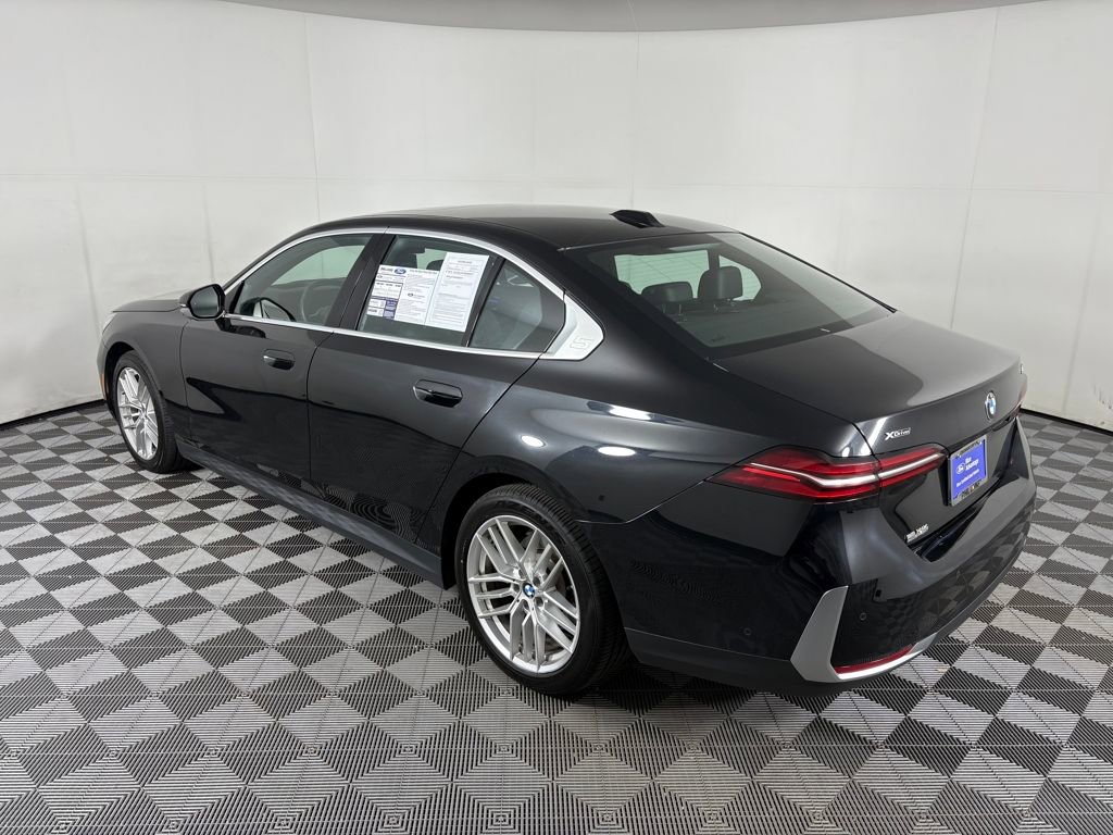 Used 2024 BMW 530i xDrive image 5