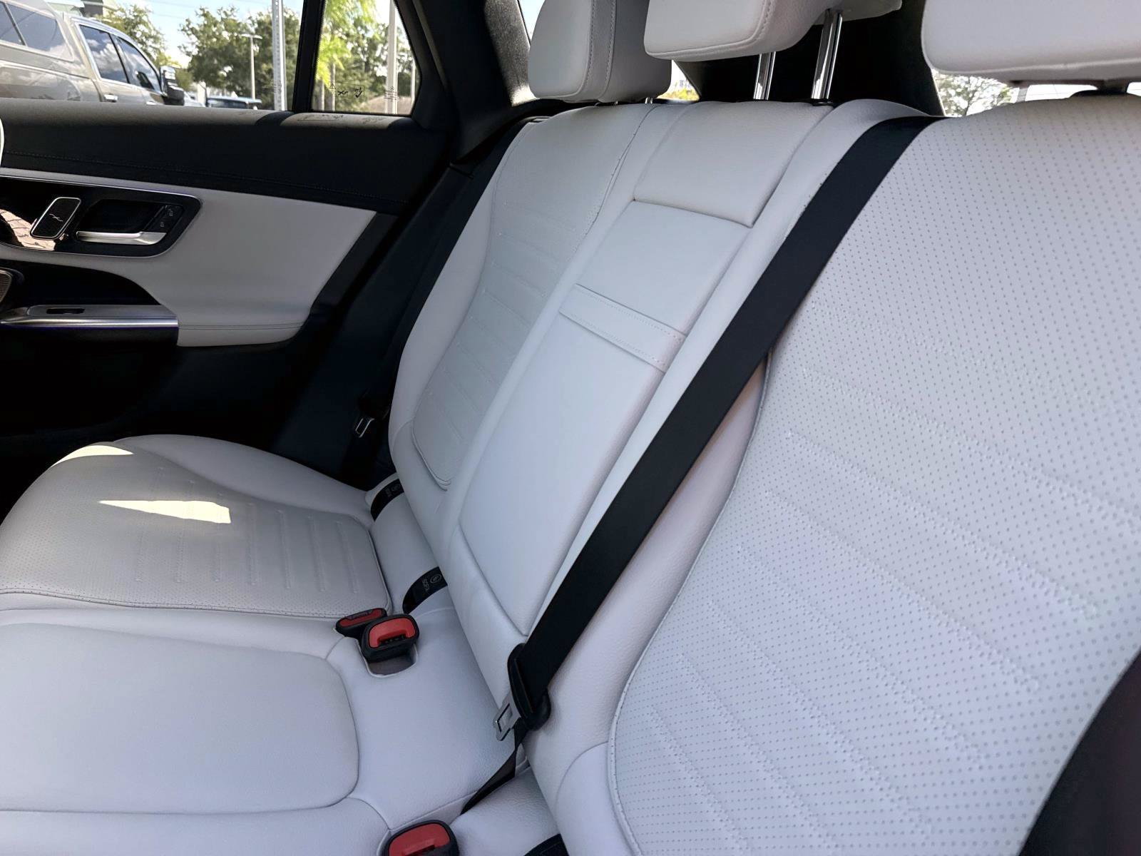New 2027 Mercedes-Benz GLC 300 image 13