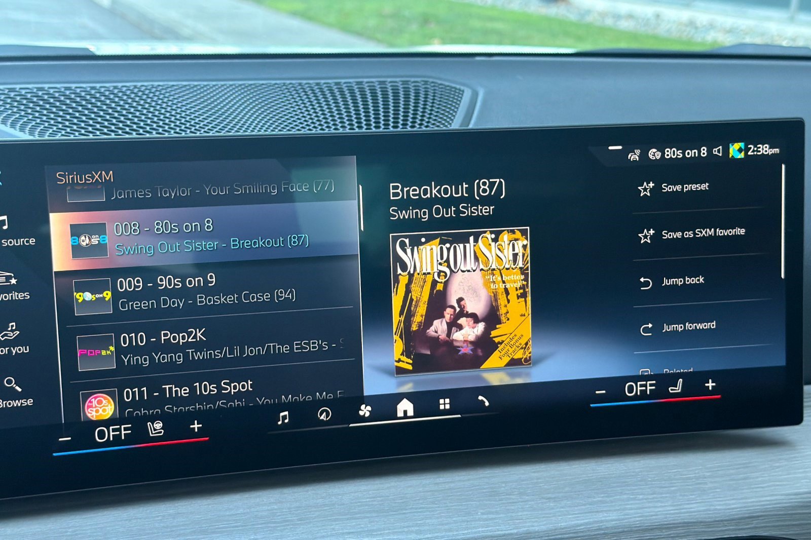 Used 2025 BMW 330i Sedan w/ Premium Package image 24