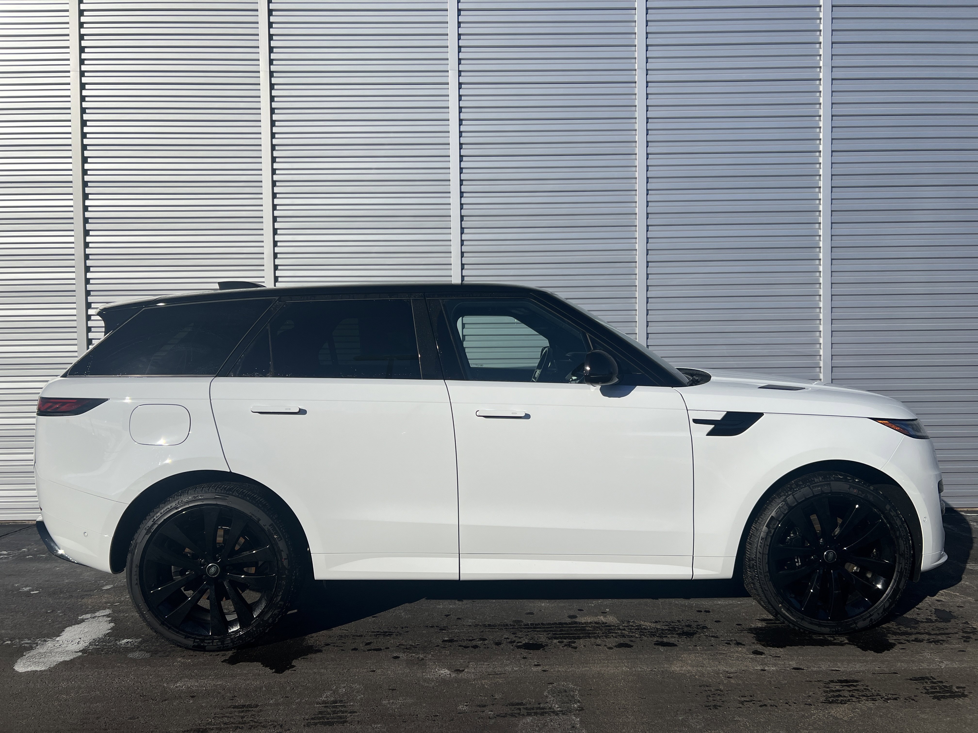 New 2025 Land Rover Range Rover Sport Dynamic SE image 6