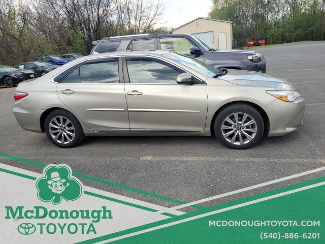 Used 2017 Toyota Camry XLE w/ Moonroof Package image 4