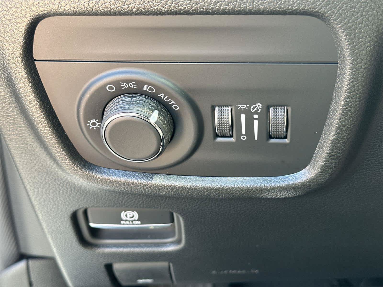 Used 2026 Jeep Grand Cherokee Altitude RWD image 41