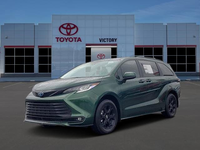 New 2025 Toyota Sienna XLE Woodland Edition