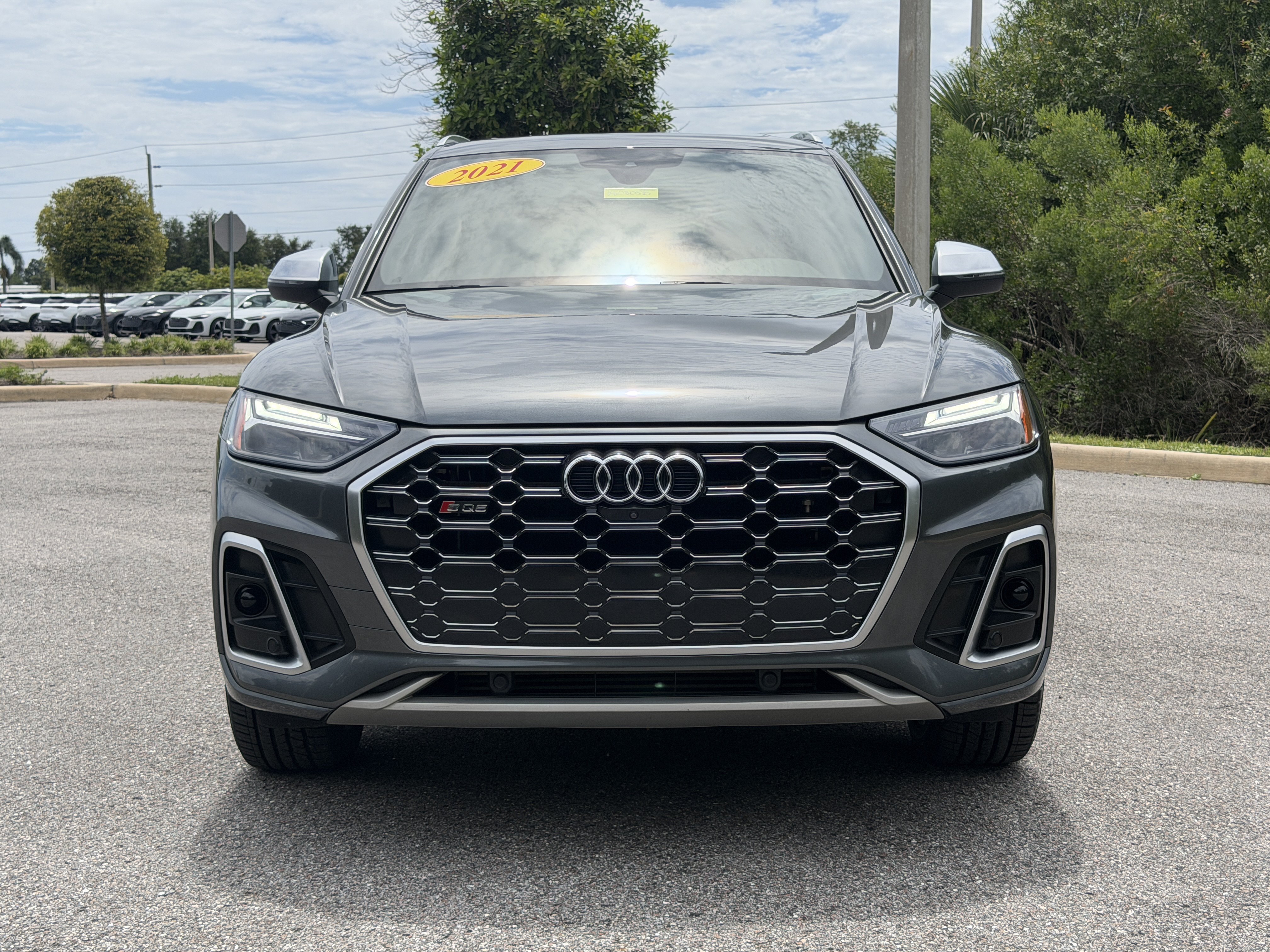 Used 2021 Audi SQ5 Premium Plus w/ Premium Plus Package AWD/4WD image 2