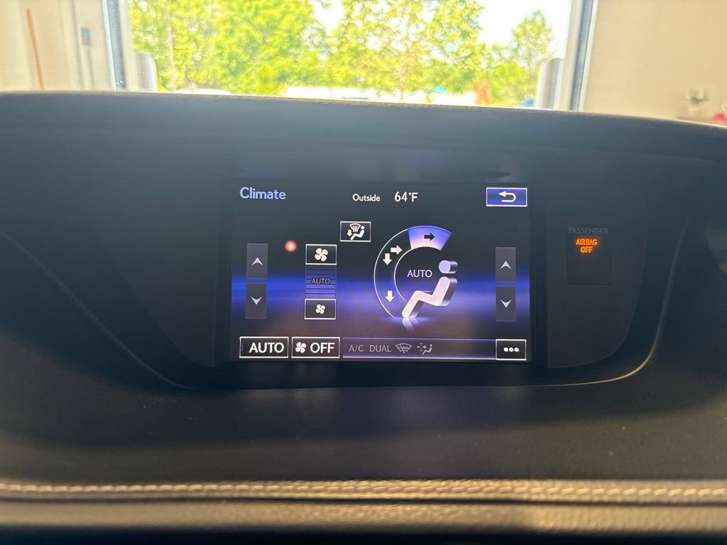 Used 2016 Lexus ES 350 w/ Luxury Package w/Wood Trim FWD image 31