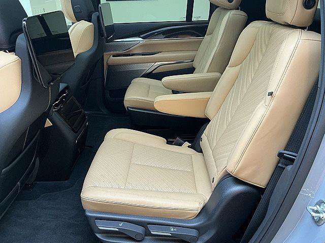 Used 2026 Cadillac Escalade IQL Sport 2 AWD/4WD image 14