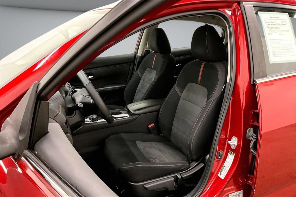 Used 2023 Nissan Sentra SR w/ Electronics Package FWD image 21