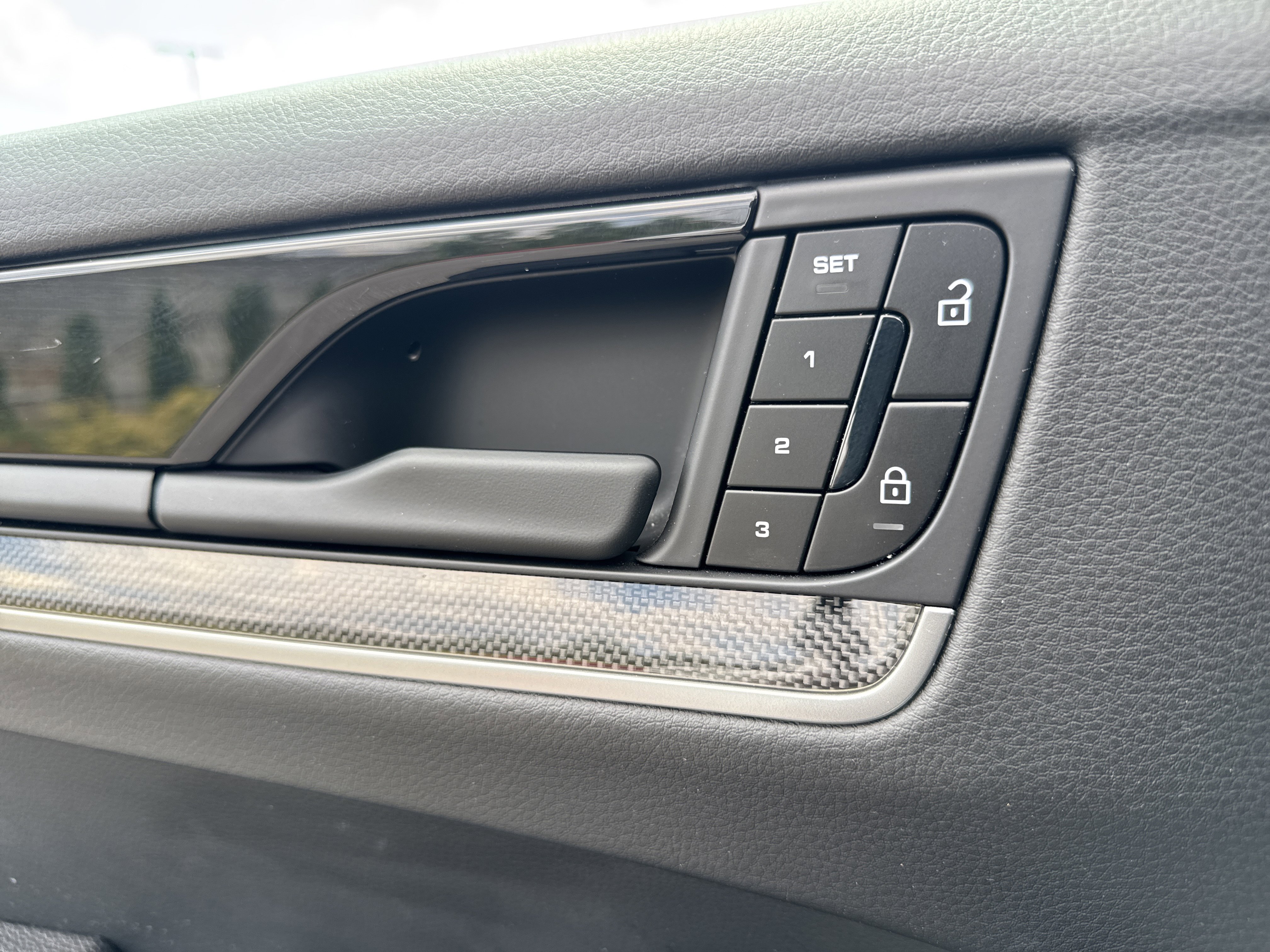 Used 2024 Porsche Cayenne image 16