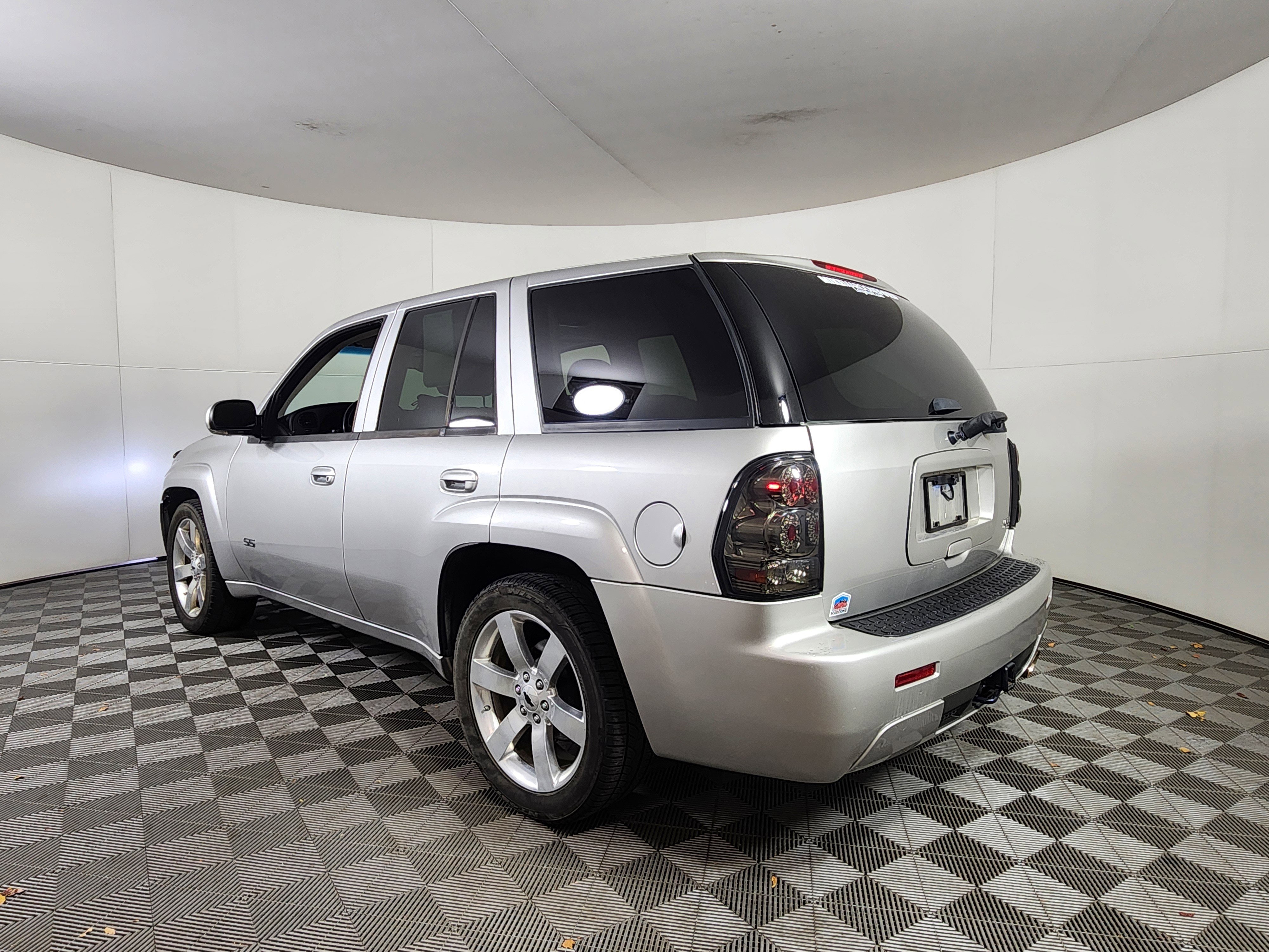 Used 2008 Chevrolet TrailBlazer SS w/ Sun And 6-Disc Cd Package image 5