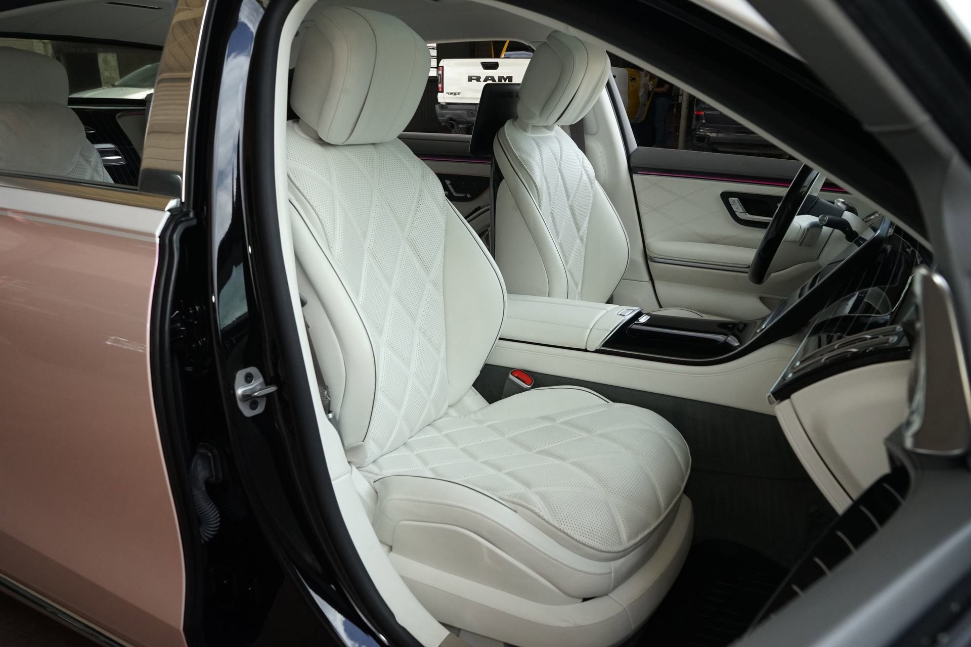 Used 2023 Mercedes-Benz Maybach S 680 4MATIC image 11
