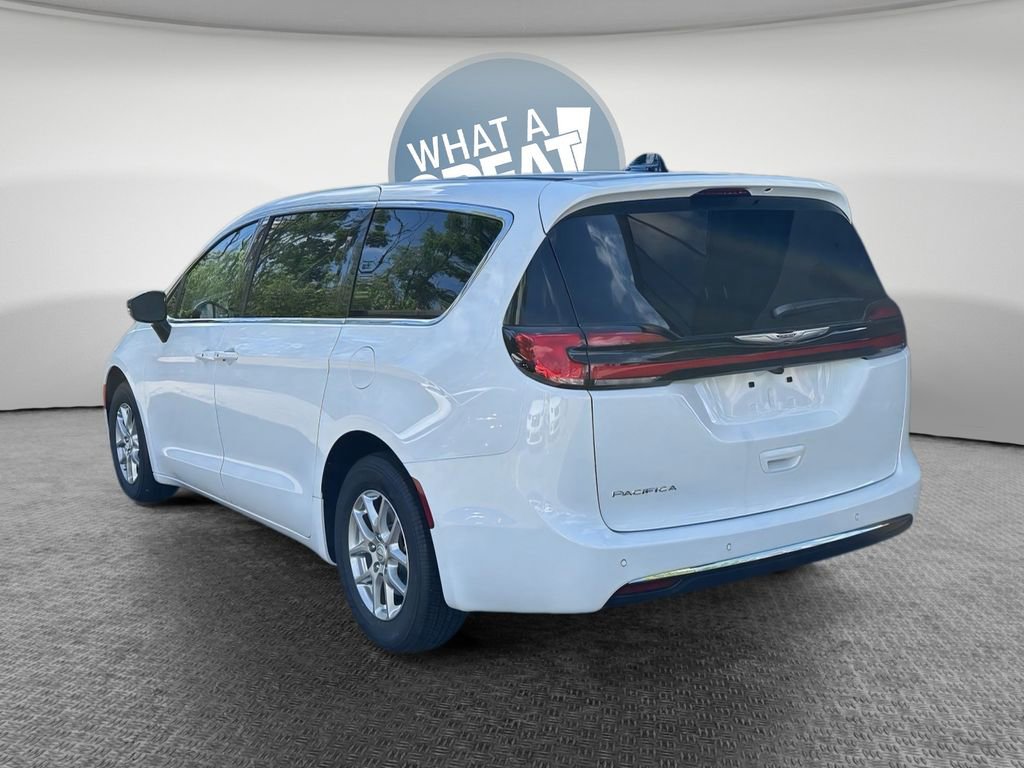 New 2026 Chrysler Pacifica Select FWD image 35