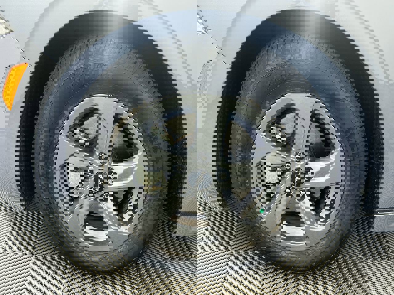 Used 2023 Kia K5 LXS image 13