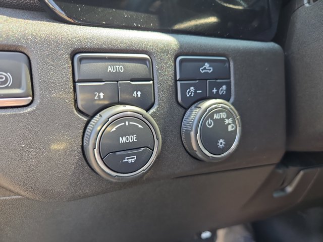 Used 2023 Chevrolet Silverado 1500 LT AWD/4WD image 19