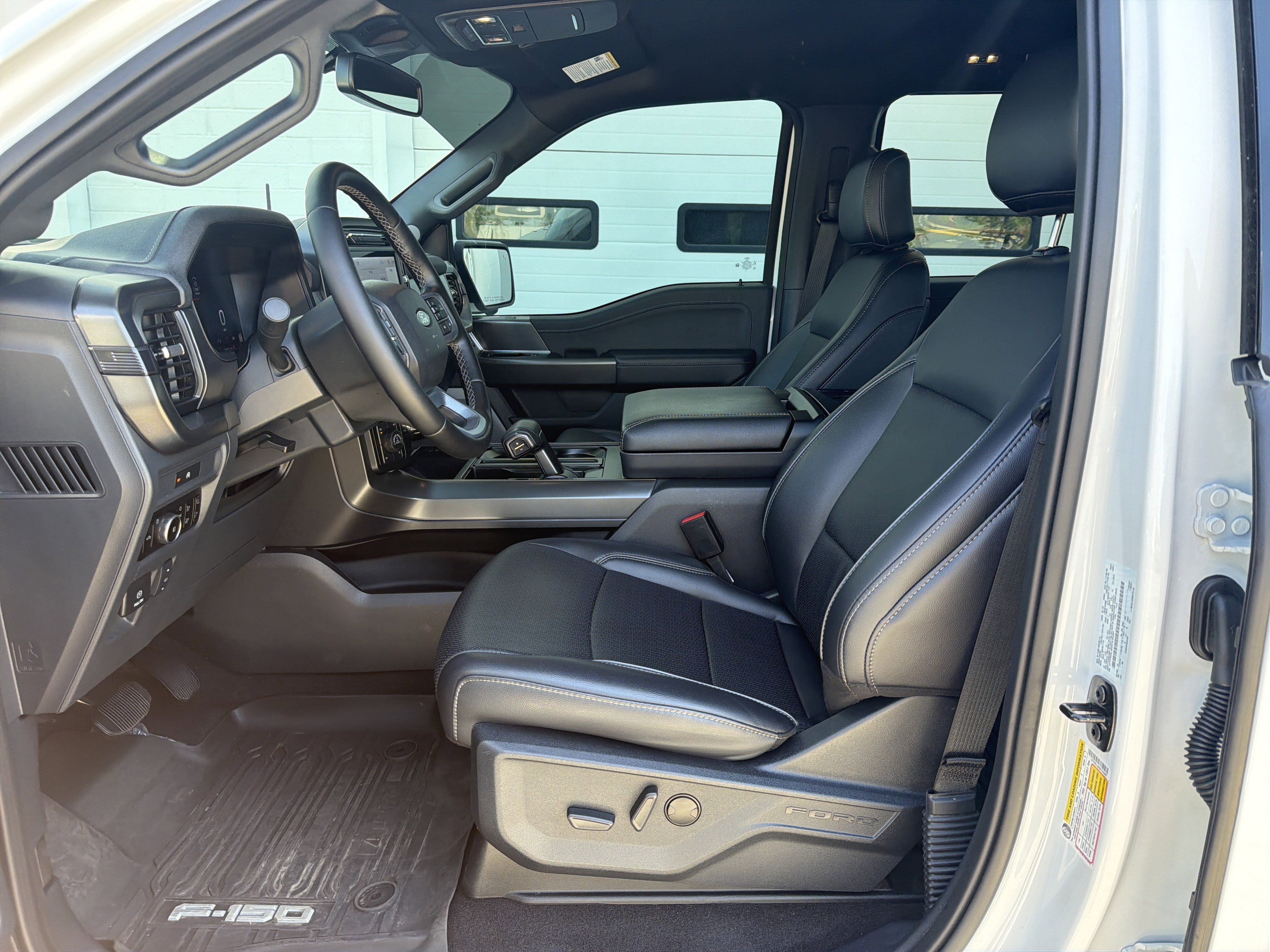 Used 2025 Ford F150 Lariat w/ Equipment Group 501A Mid image 24