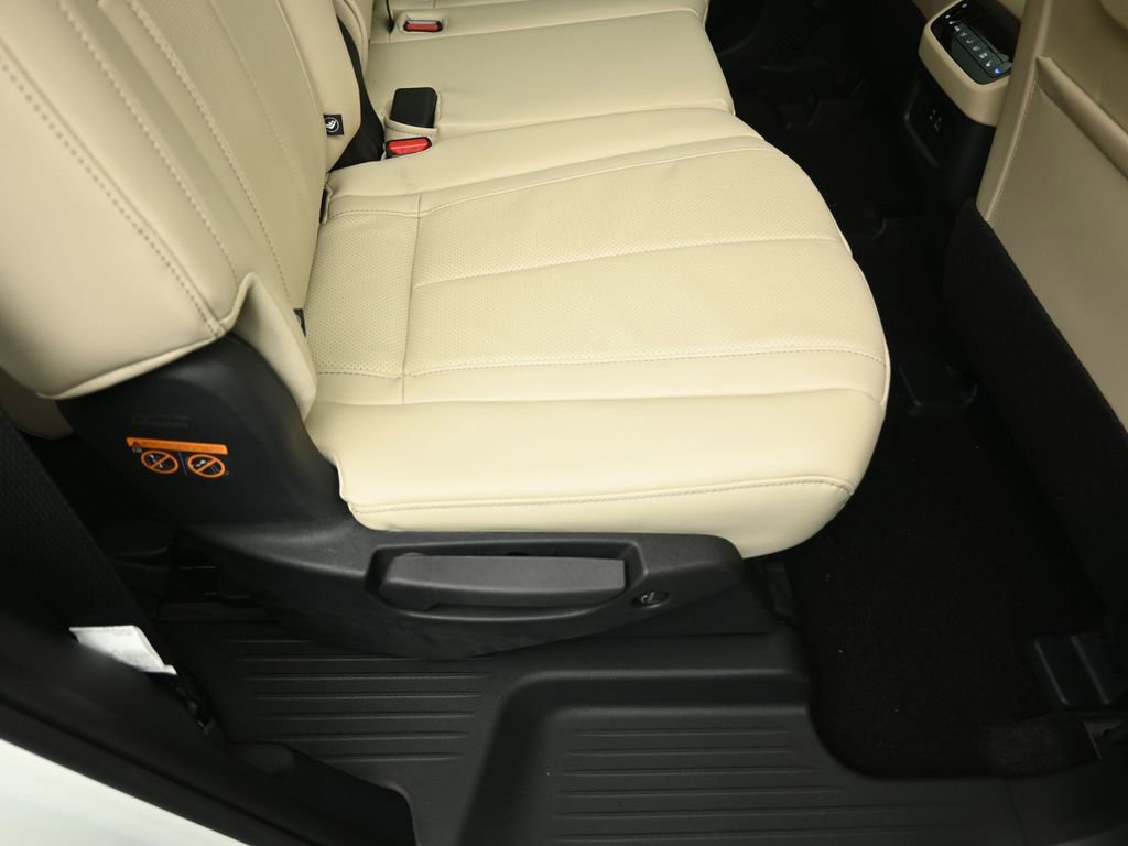 Certified 2025 INFINITI QX60 Luxe image 29