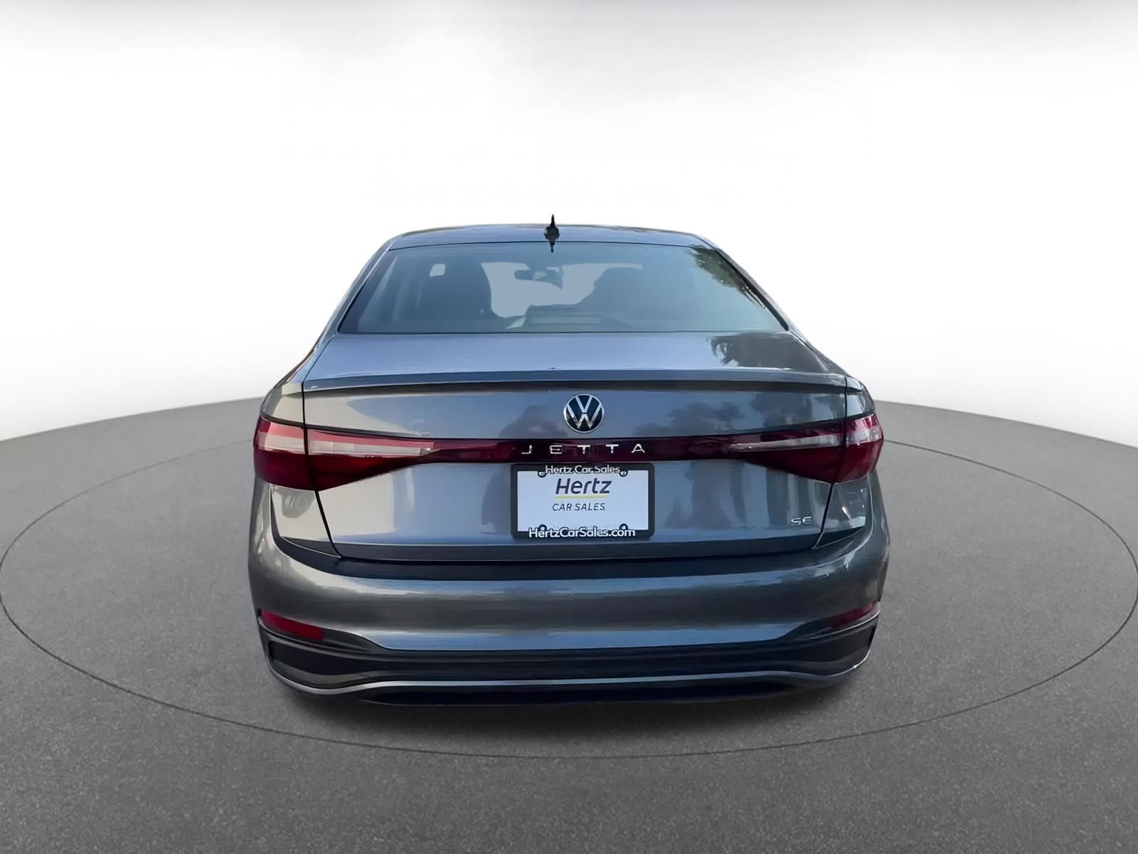 Used 2025 Volkswagen Jetta SE image 18