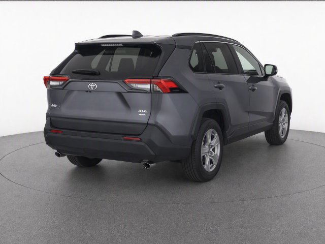 Used 2025 Toyota RAV4 XLE AWD/4WD image 4
