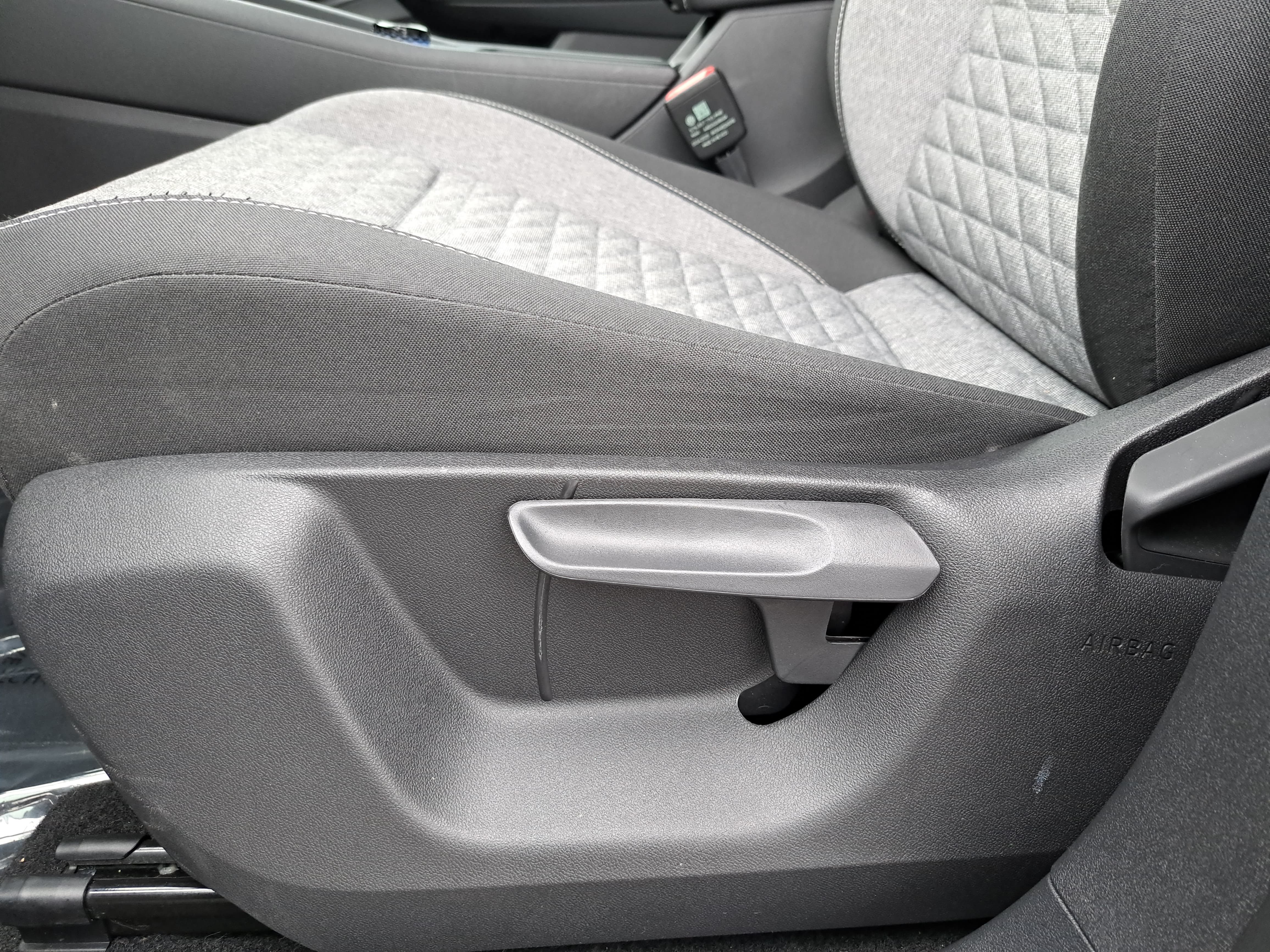 Certified 2025 Volkswagen Tiguan S FWD image 26
