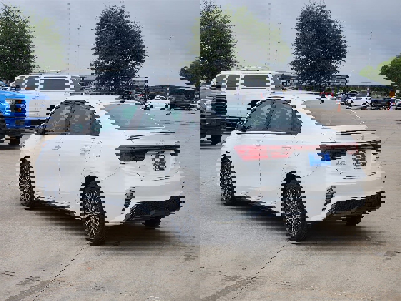 Used 2024 Kia Forte GT-Line w/ GT-Line Premium Package image 7