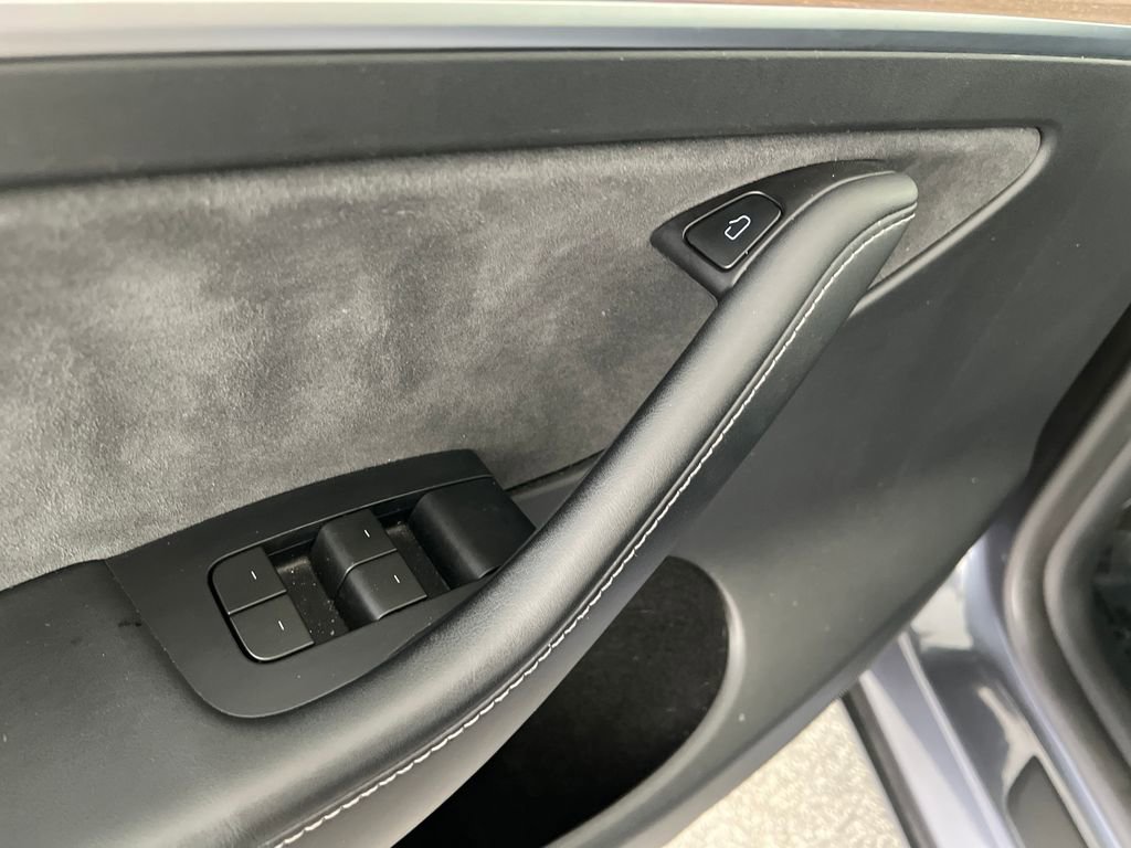 Used 2023 Tesla Model Y Long Range image 14