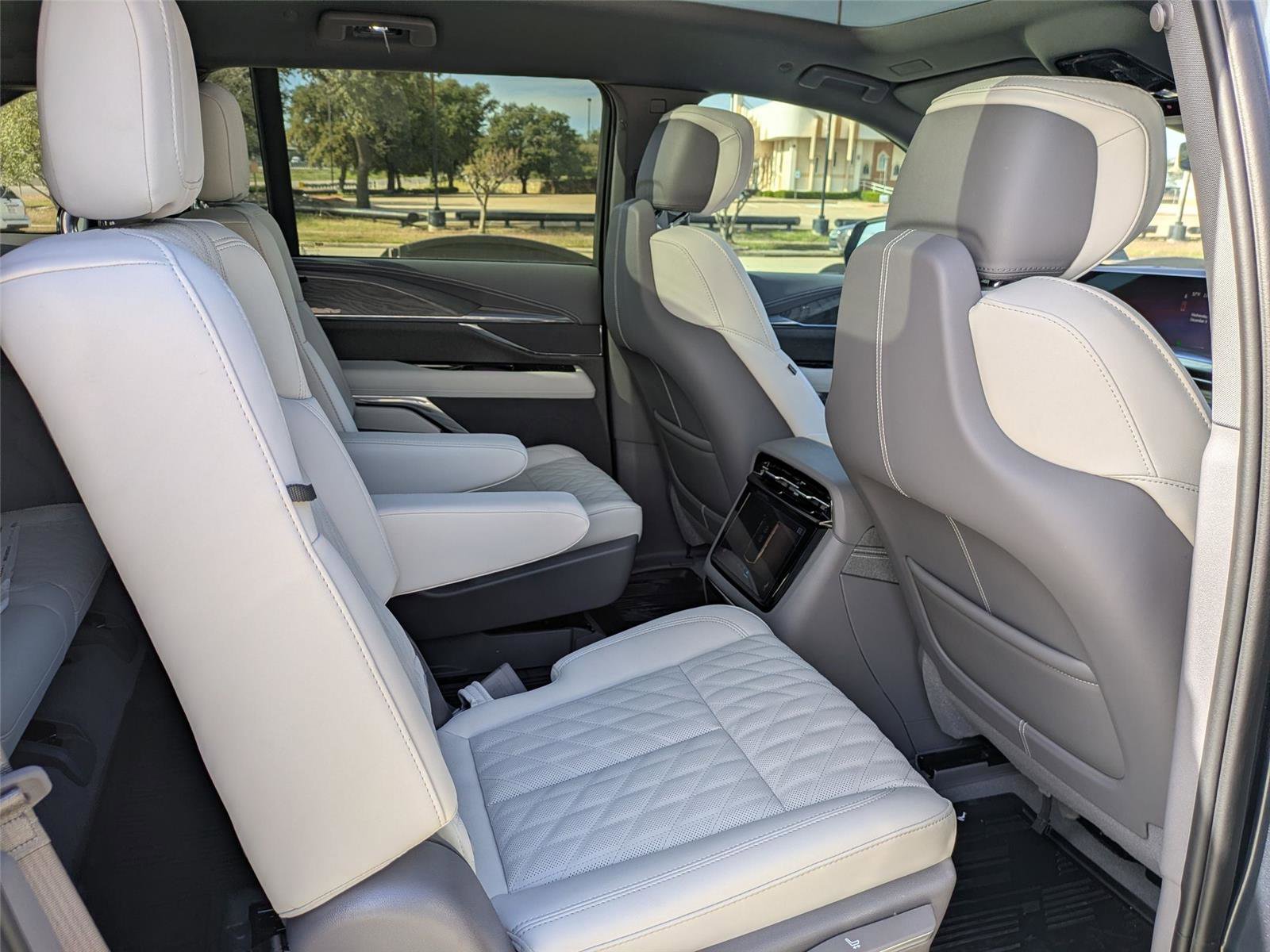 New 2026 Cadillac Escalade IQ Sport 1 w/ LPO, Floor Liner Package AWD/4WD image 30
