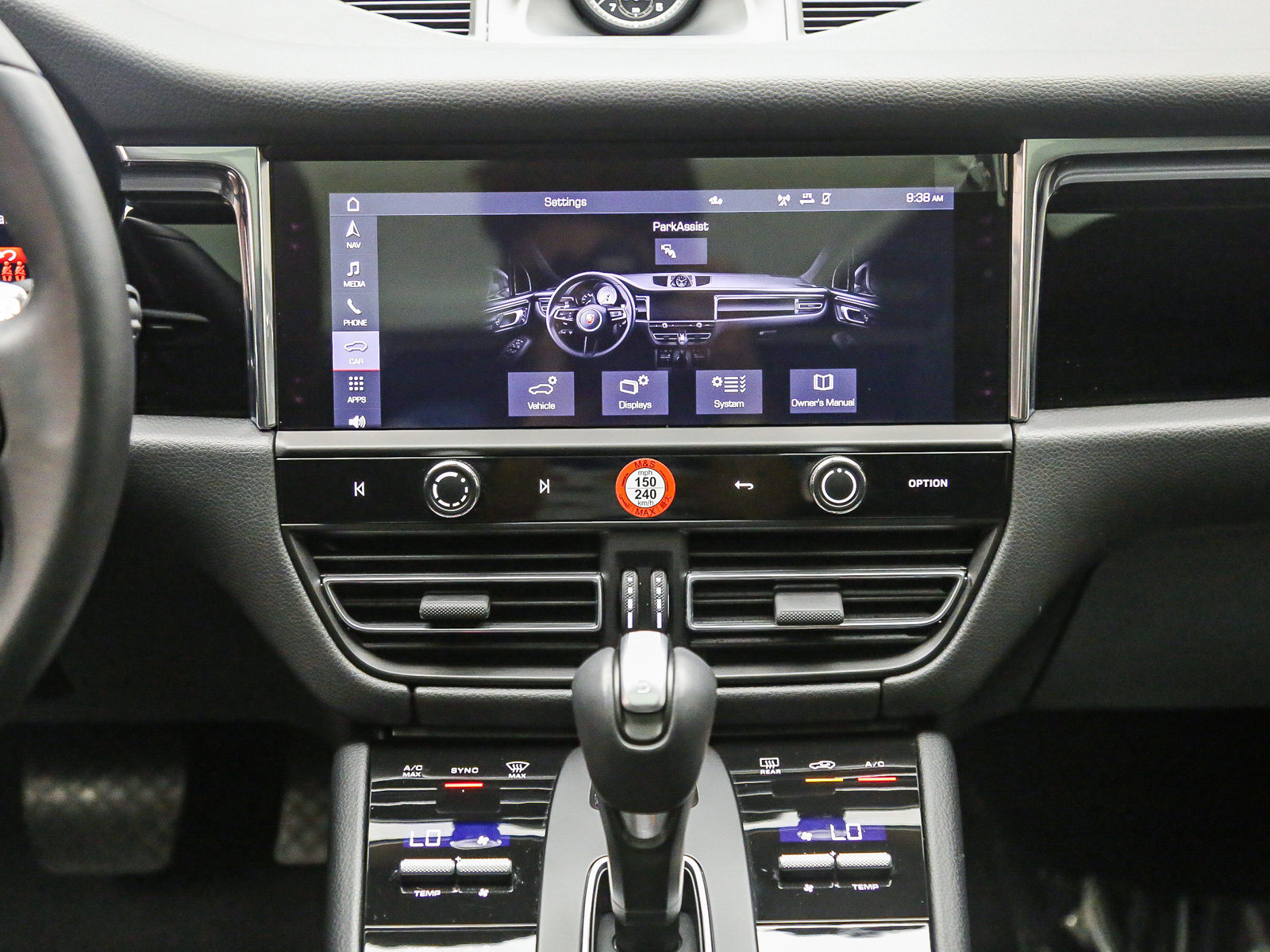 Certified 2026 Porsche Macan AWD/4WD image 13