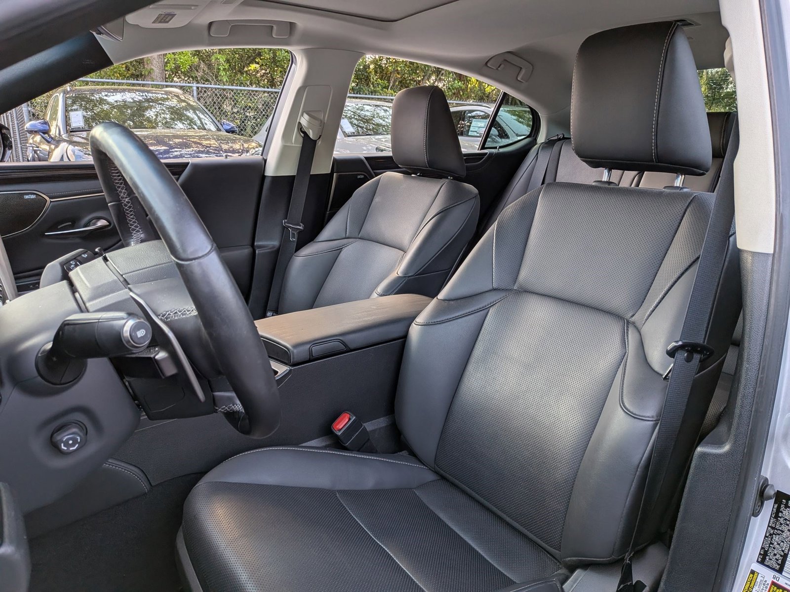 Used 2021 Lexus ES 300h w/ Premium Package image 5