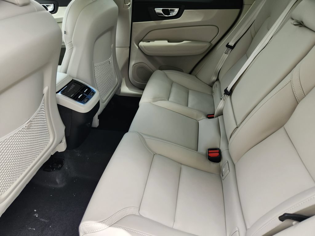 New 2026 Volvo XC60 B5 Ultra w/ Climate Package AWD/4WD image 19