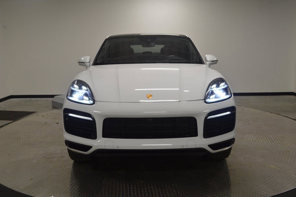 Certified 2023 Porsche Cayenne Platinum Edition image 10